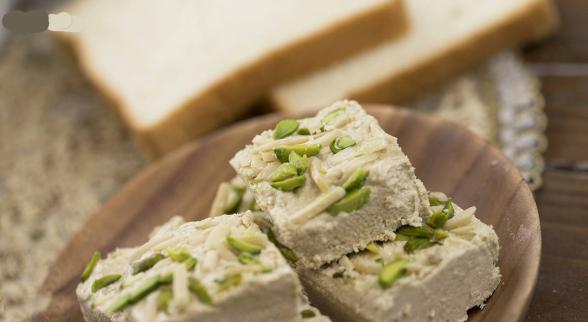 هنر حلواپزی با خاصیتهای داروئی: حلوا ارده با گل محمدی