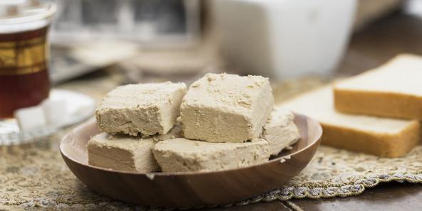 بررسی مواد مغذی موجود در حلوا ارده شکری