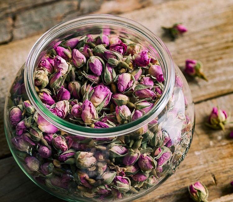 حلوا ارده با گل محمدی